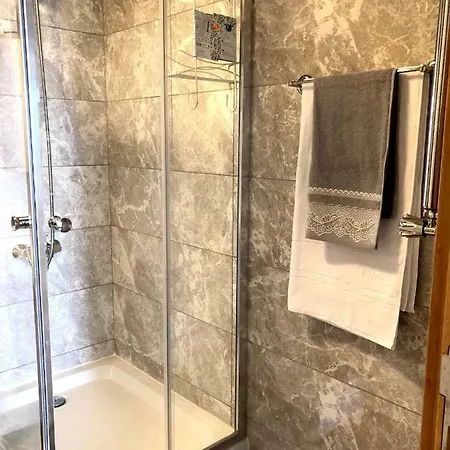 Comfortable Modern 5_star Apartment Istanbul